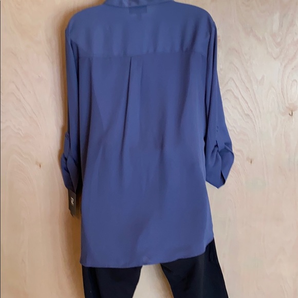 Blouse - Picture 2 of 6